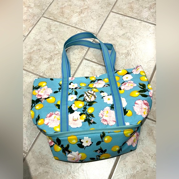 NWT Victoria’s Secret Beach, tote cooler bag - Picture 4 of 10